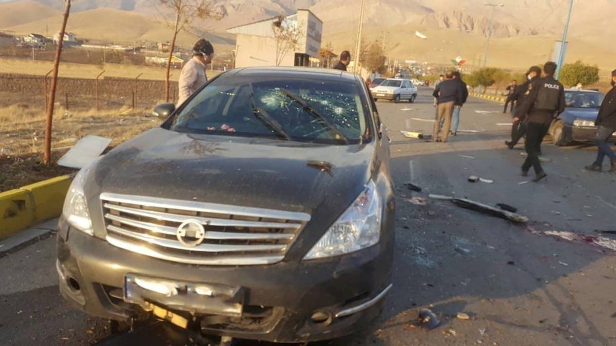 El carro donde viajaba el científico asesinado. 